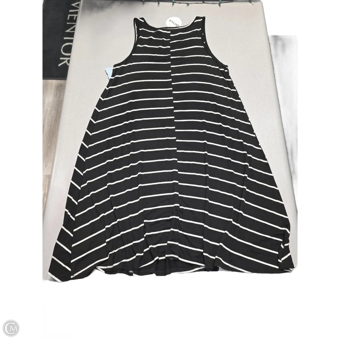 Dress Casual Short By Bombom In Striped Pattern, Size: M