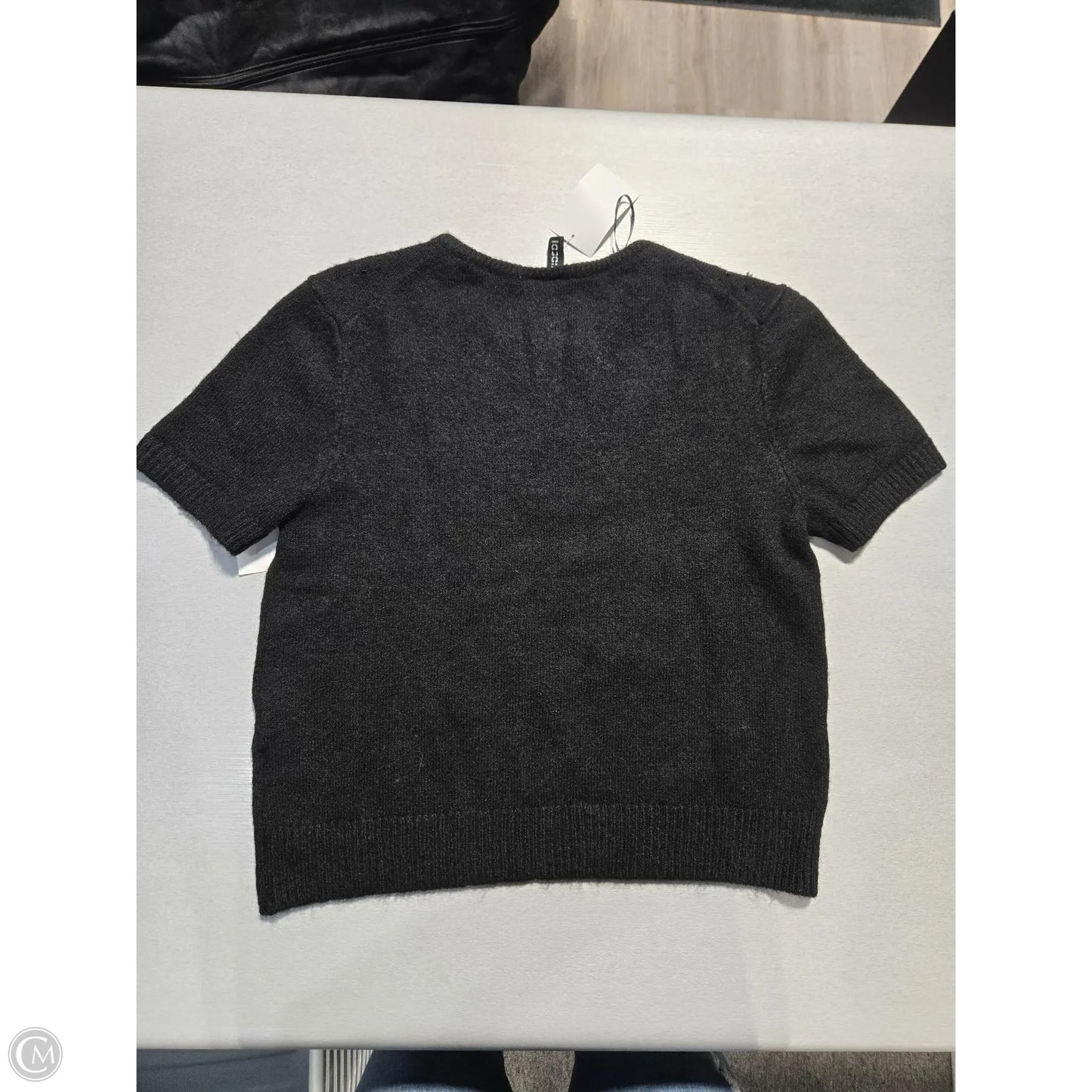 Sweater Short Sleeve By Divided In Black, Size: M