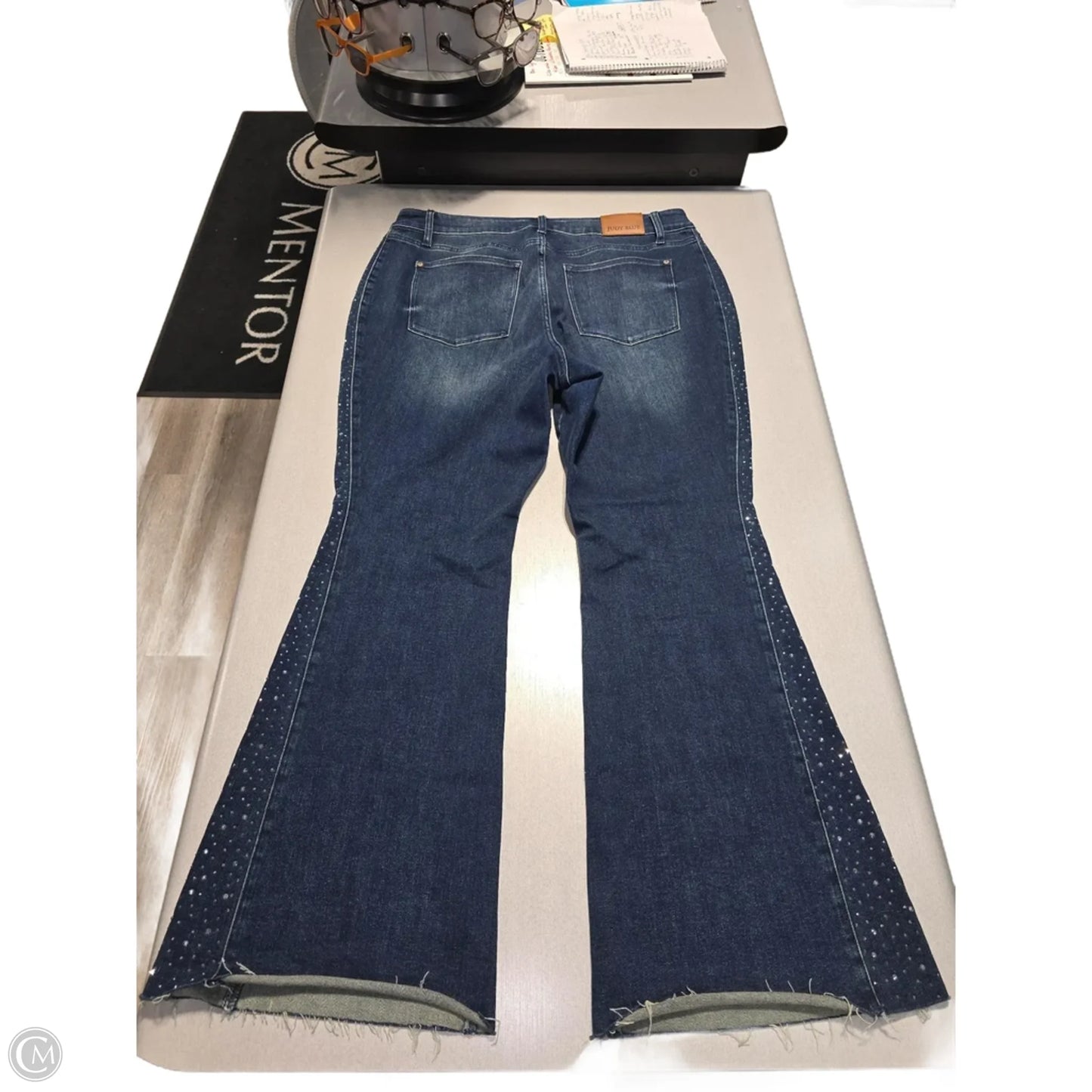 Jeans Flared By Judy Blue In Blue Denim, Size: 18