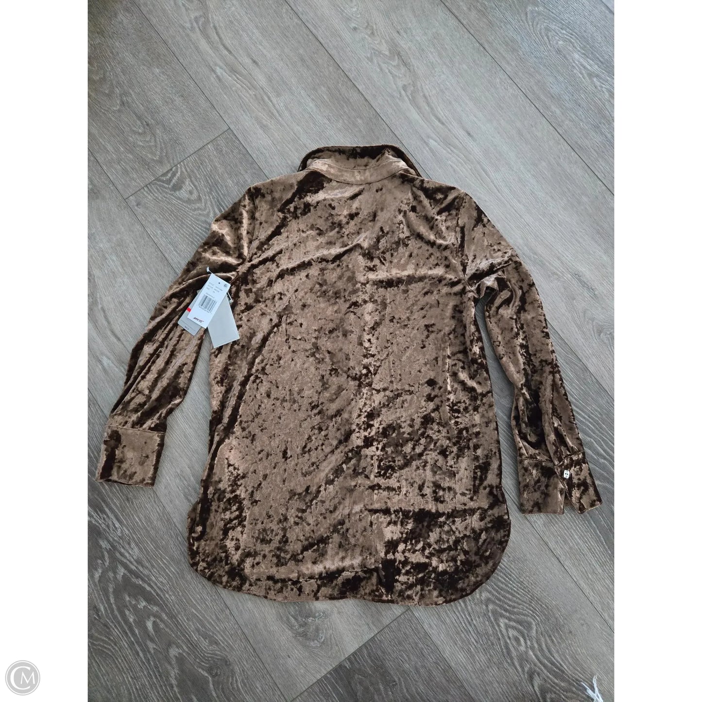 Top Long Sleeve By Multiples In Gold, Size: Xs