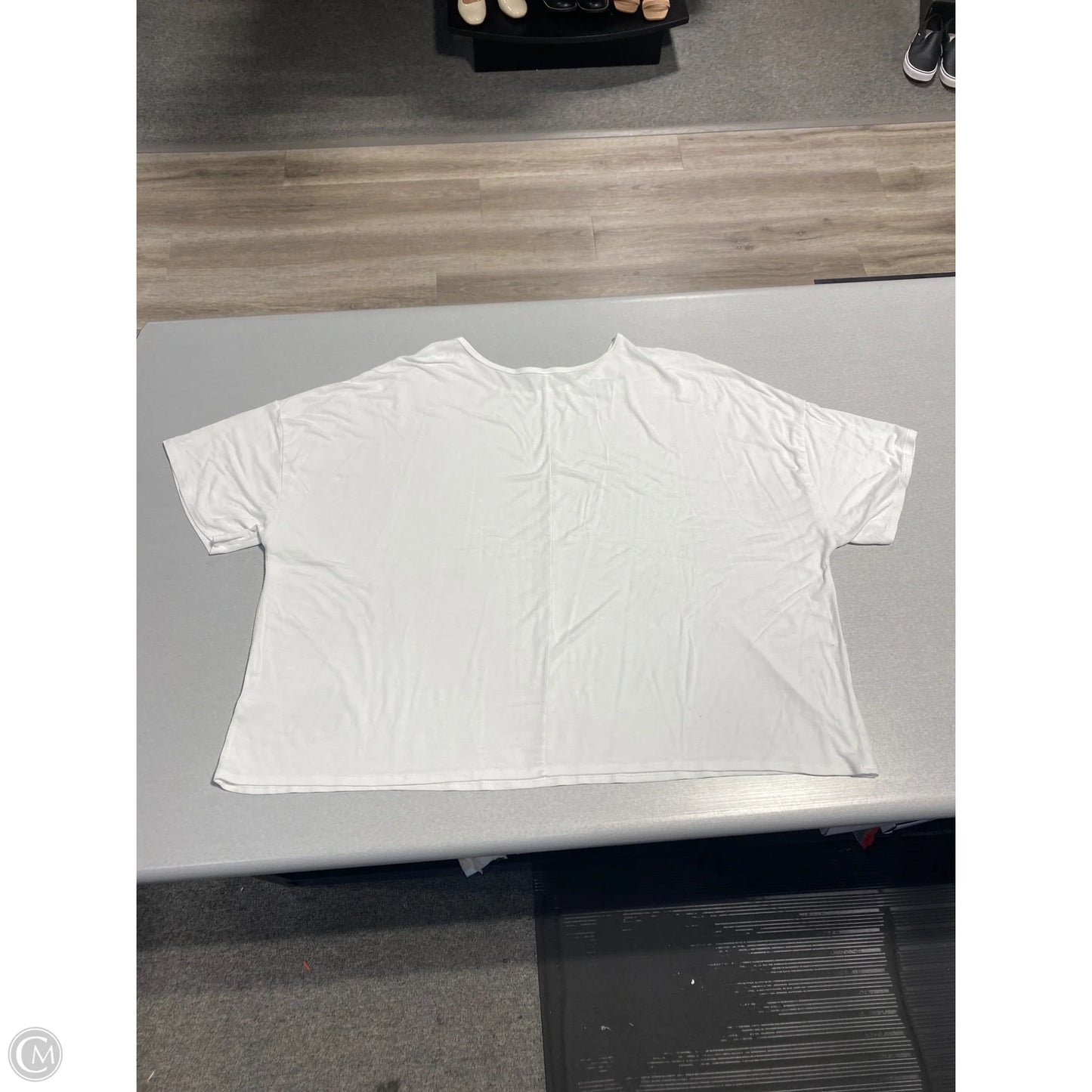 Top Short Sleeve By Old Navy In White, Size: Xxl