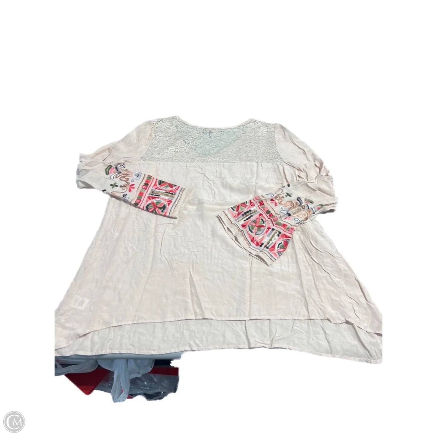 Top Long Sleeve By Cmb In Tan, Size: Xl