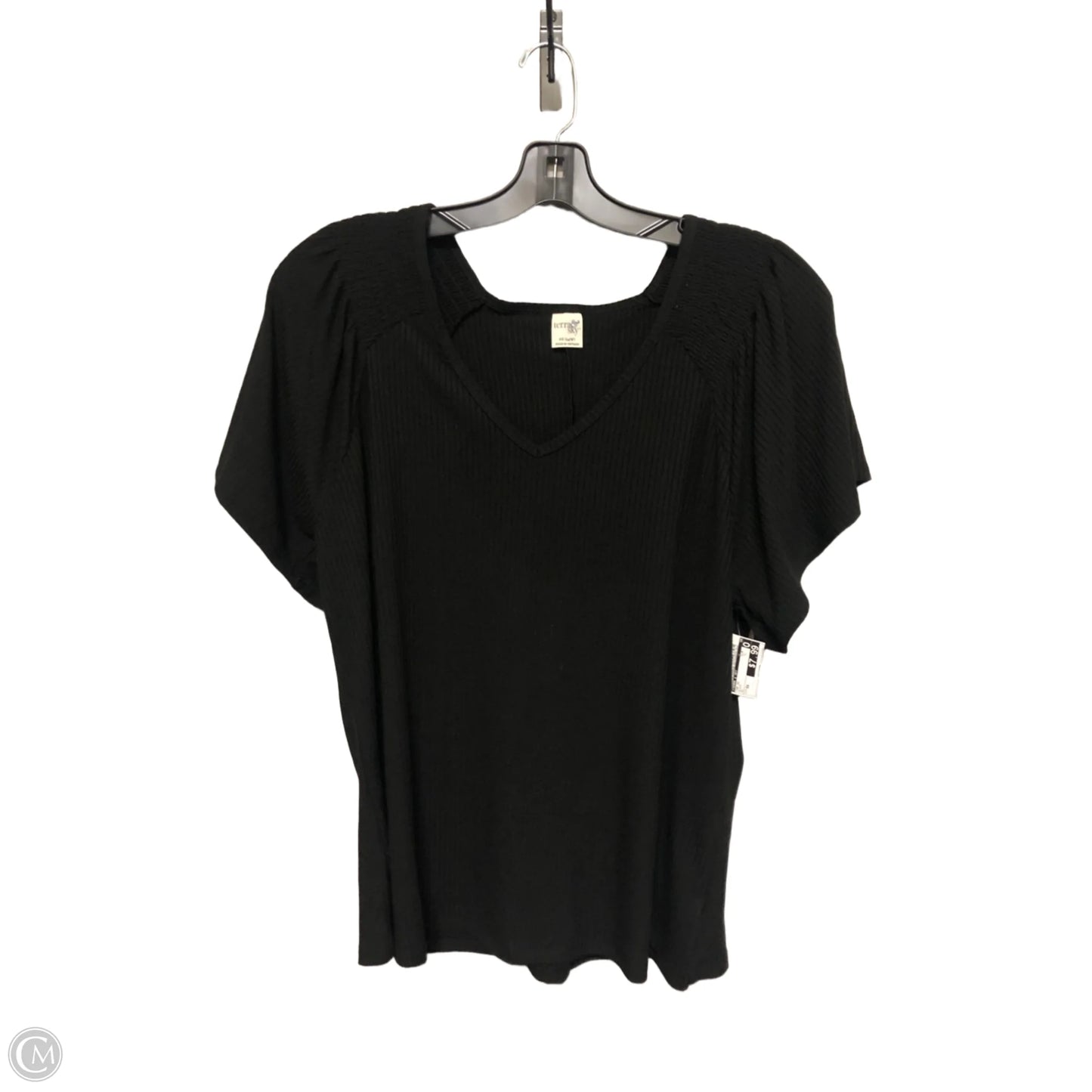 Top Short Sleeve By Terra & Sky In Black, Size: 0x