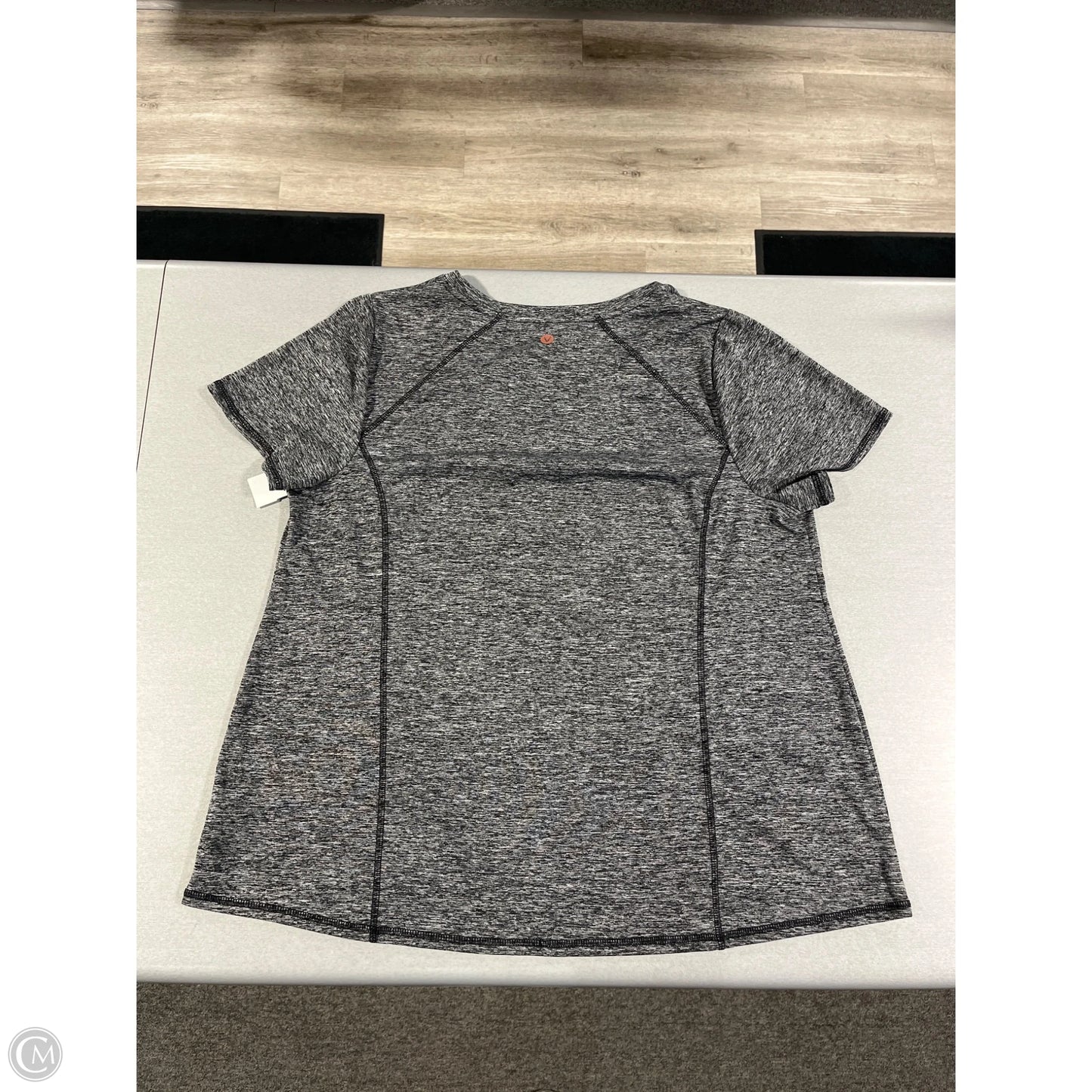 Top Short Sleeve By Livi Active In Grey, Size: 1x