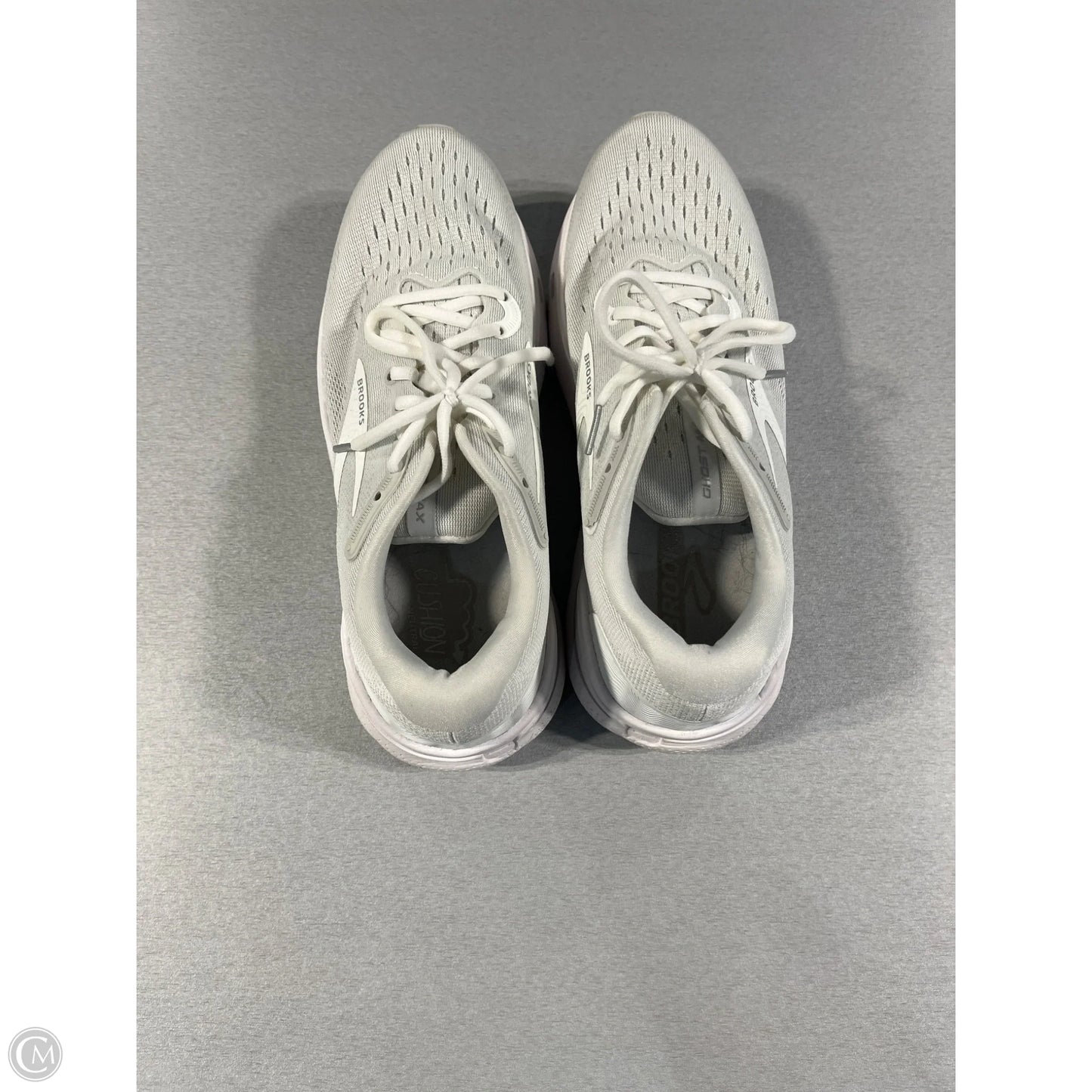 Shoes Athletic By Brooks In White, Size: 10.5