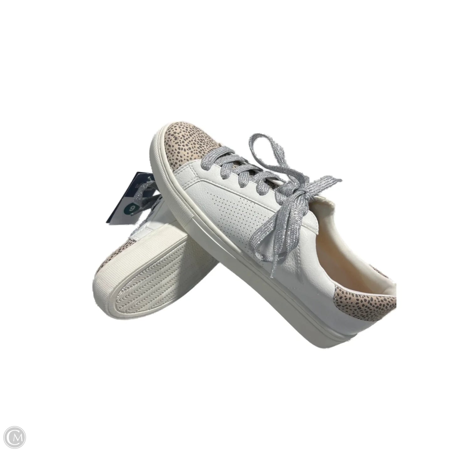 Shoes Sneakers By Universal Thread In White, Size: 9