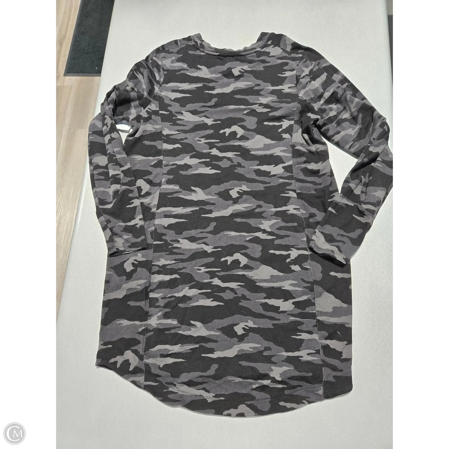Dress Casual Short By Athleta In Camouflage Print, Size: L