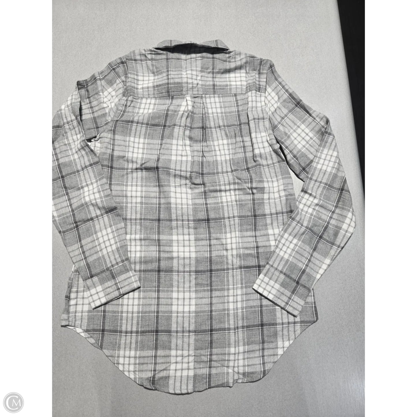 Top Long Sleeve By Old Navy In Grey & White, Size: S