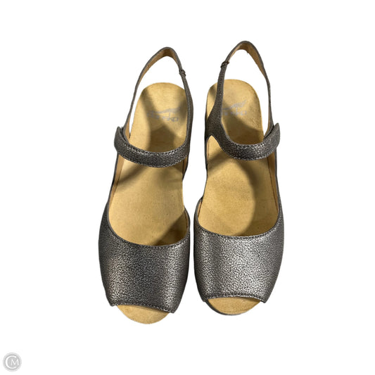 Sandals Flats By Dansko In Silver, Size: 7