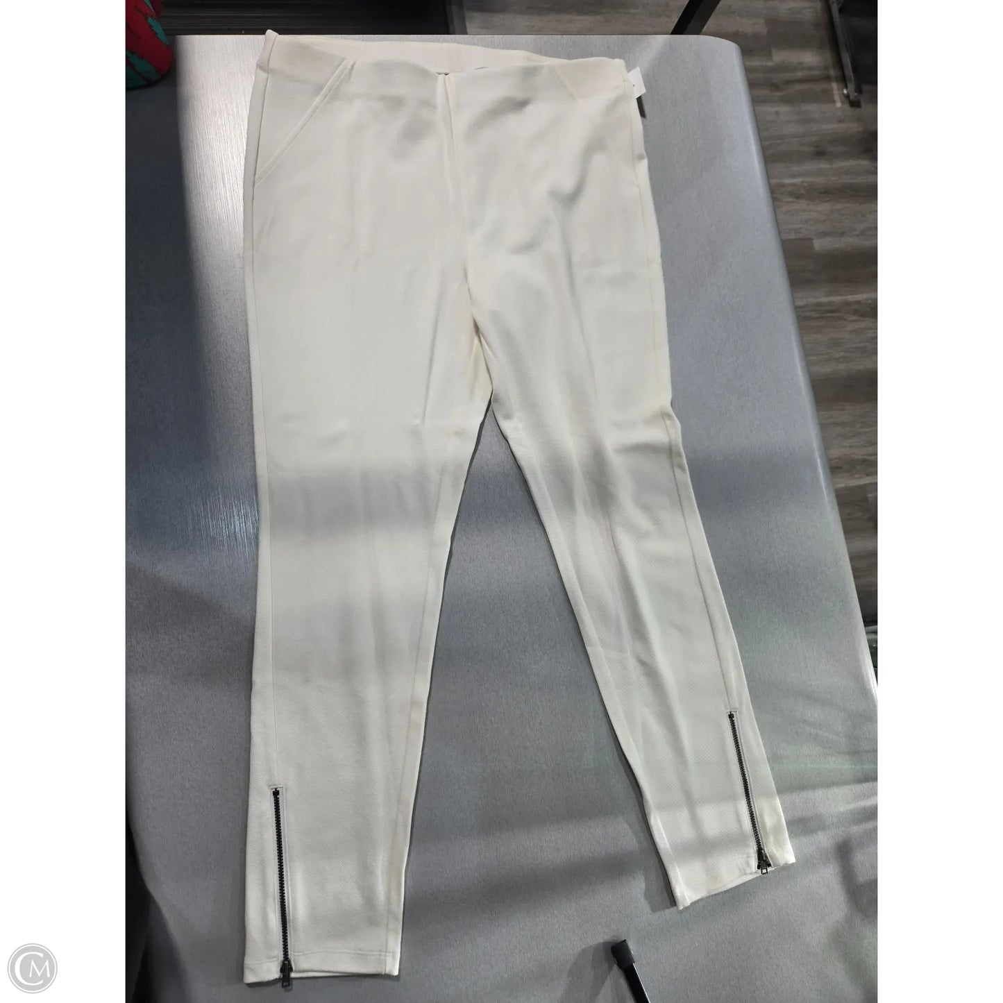 Pants Leggings By Hue In White, Size: L