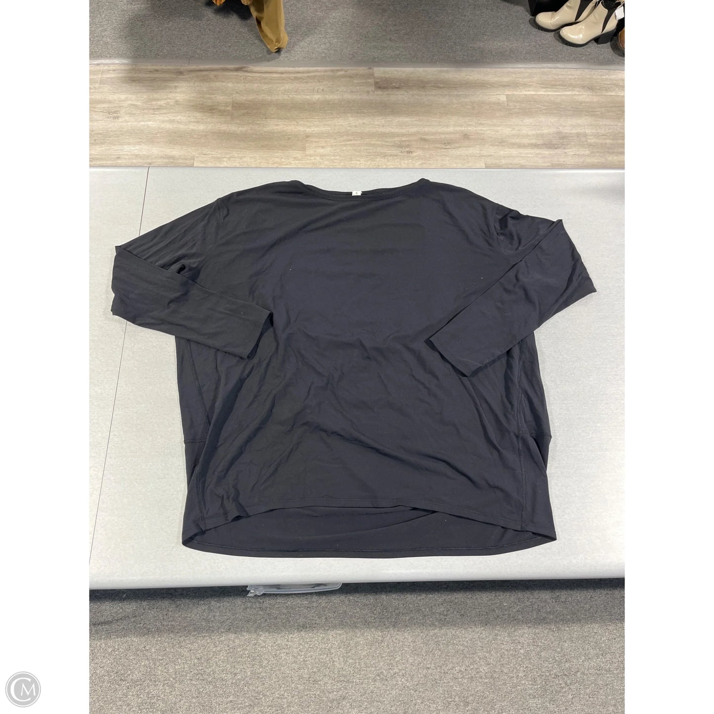 Top Long Sleeve By Lululemon In Black, Size: L
