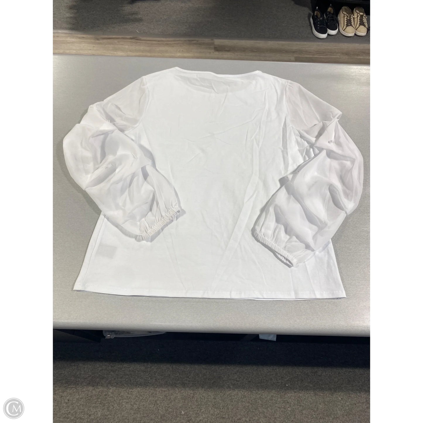 Top Long Sleeve By Cmb In White, Size: M