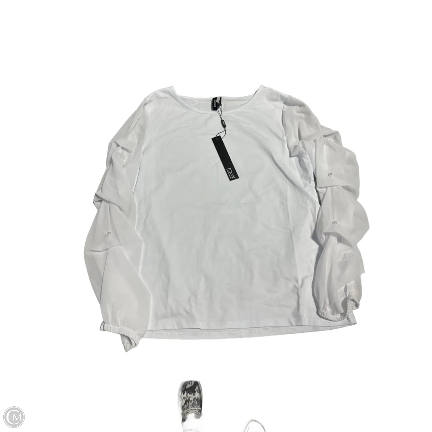Top Long Sleeve By Cmb In White, Size: Sp