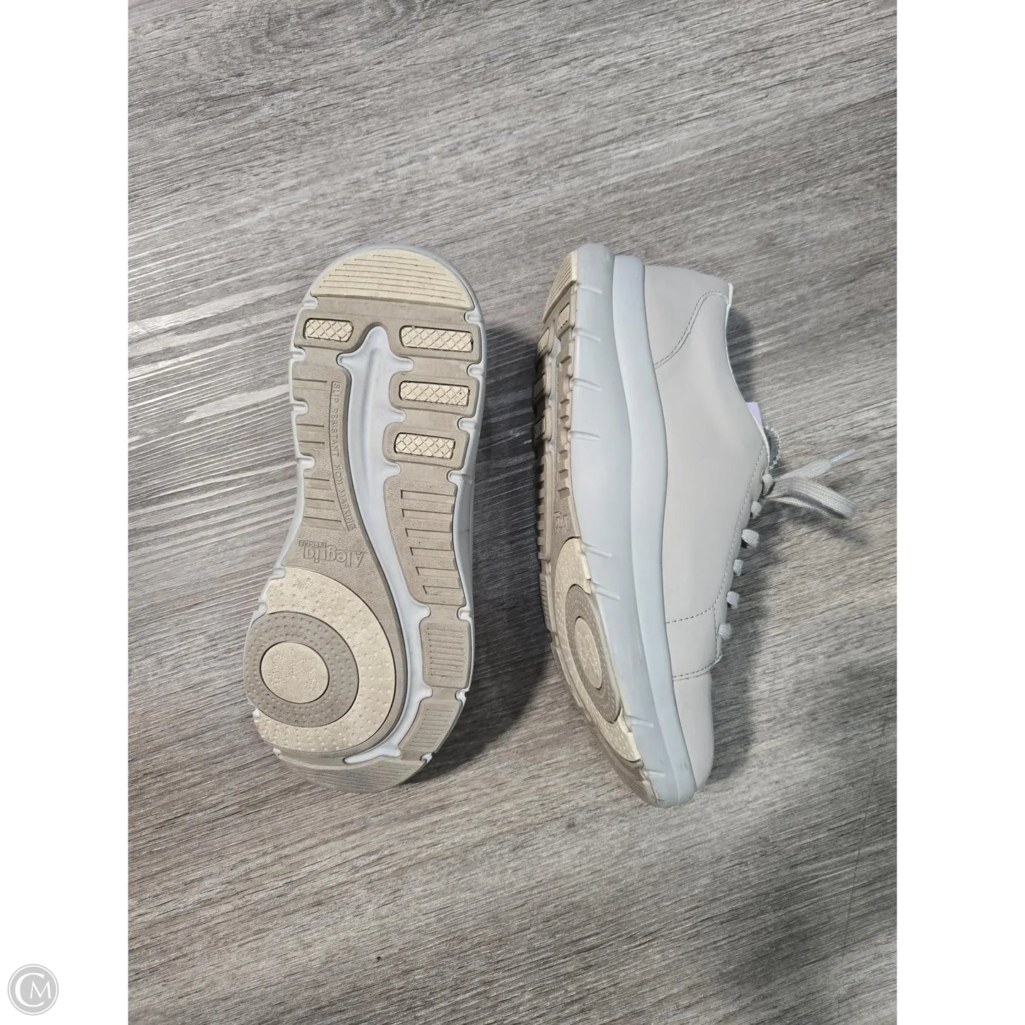 Shoes Flats By Alegria In Grey, Size: 10