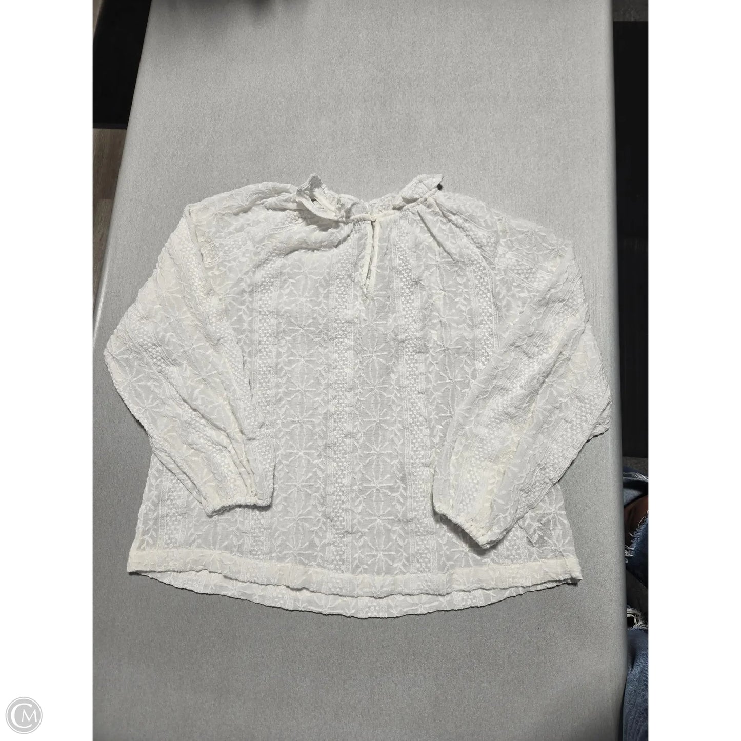 Top Long Sleeve By Old Navy In White, Size: Xs
