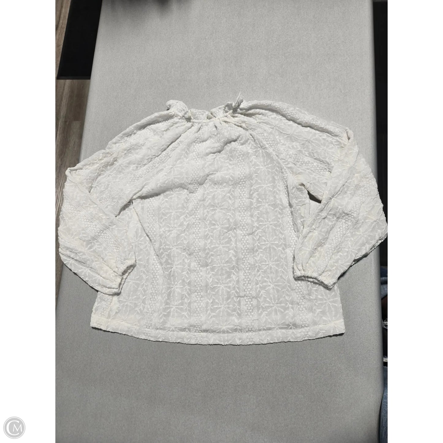 Top Long Sleeve By Old Navy In White, Size: Xs