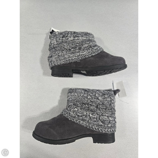 Boots Ankle Flats By Cmc In Grey, Size: 9
