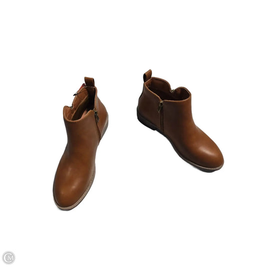 Boots Ankle Flats By Cme In Tan, Size: 9
