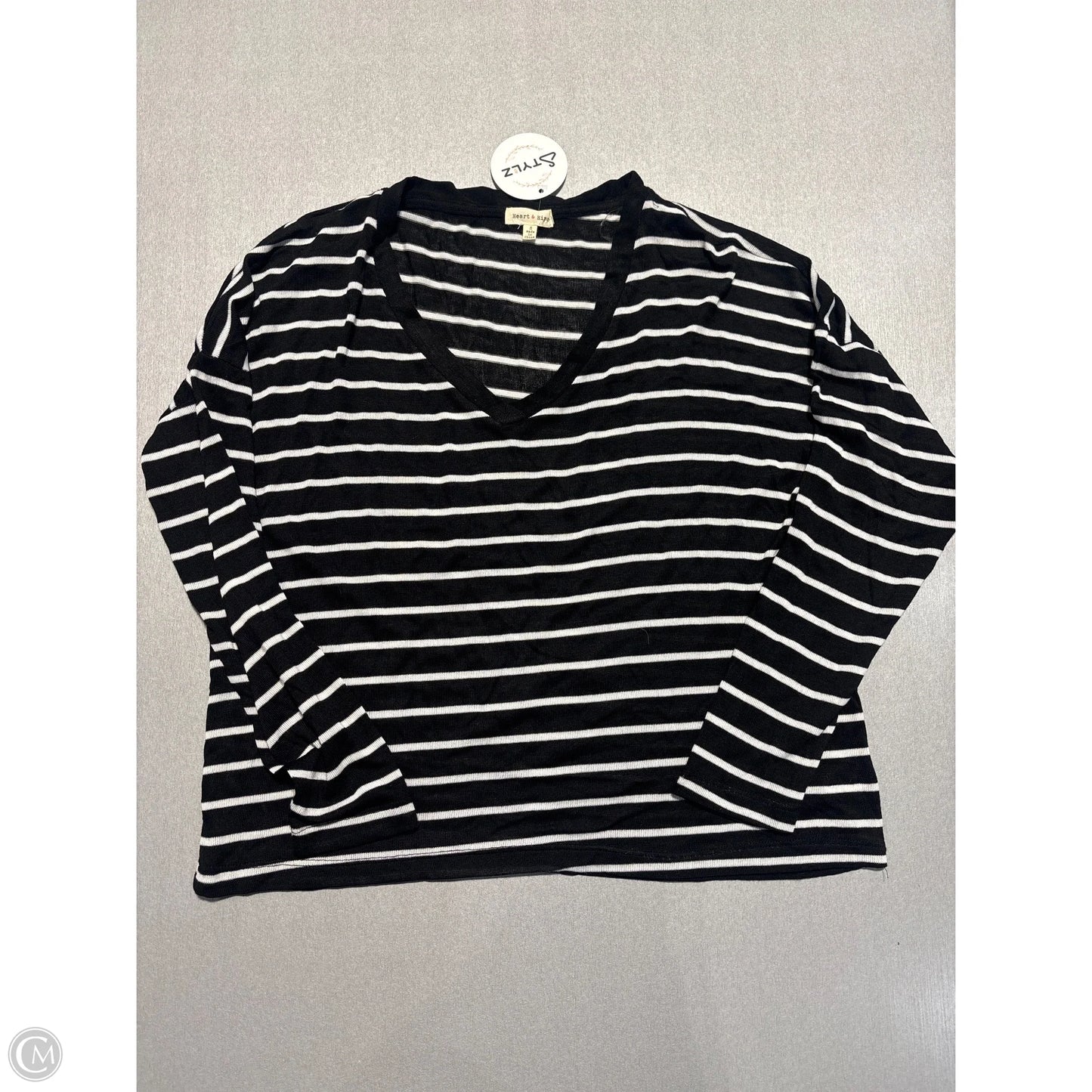 Top Long Sleeve By Heart & Hips In Striped Pattern, Size: S