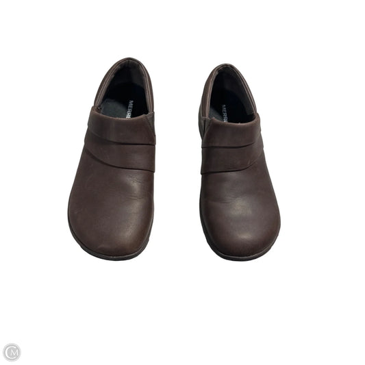 Shoes Flats By Merrell In Brown, Size: 9.5