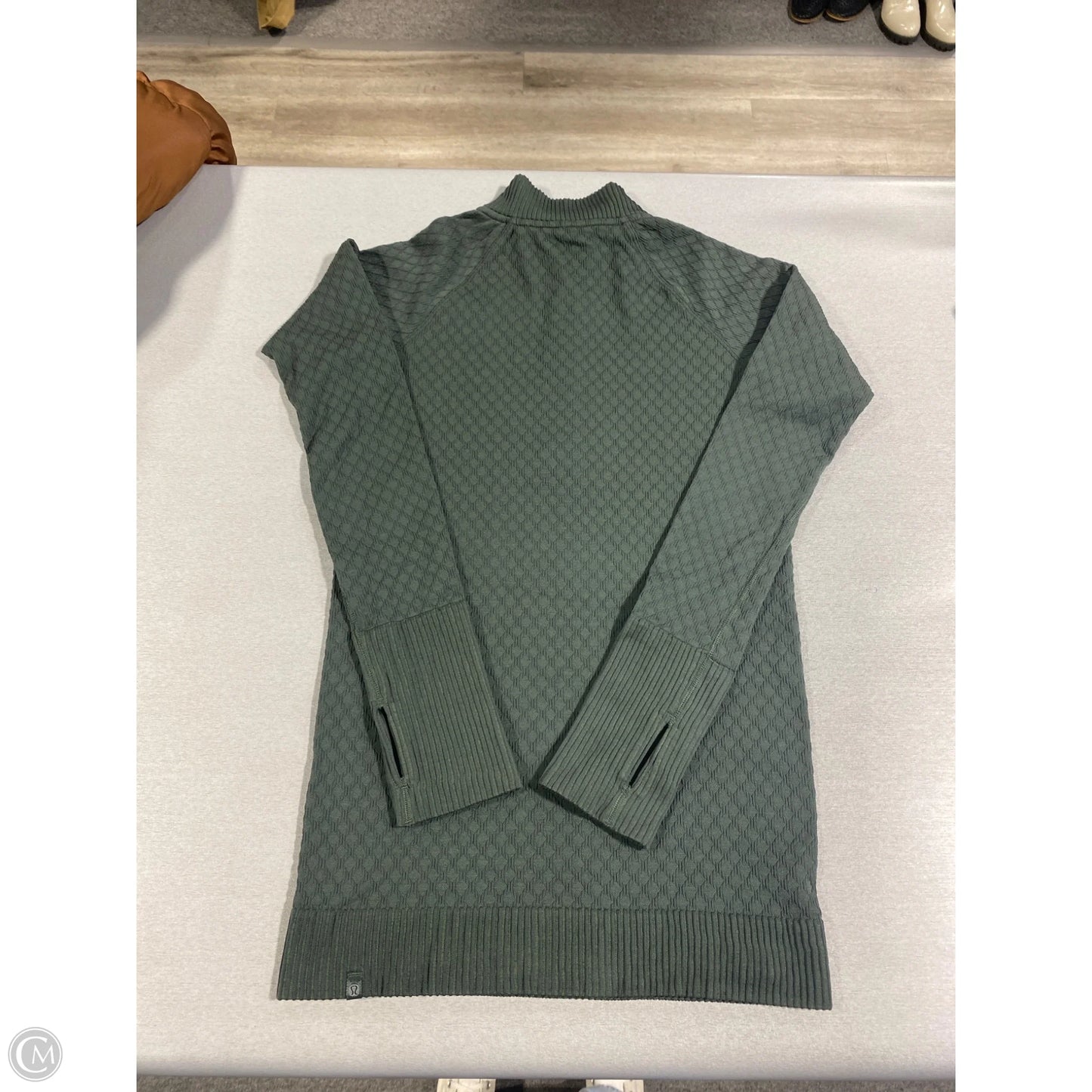 Athletic Top Long Sleeve Crewneck By Lululemon In Green, Size: S