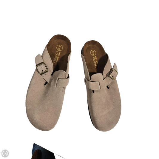 Shoes Flats By White Mountain In Tan, Size: 11