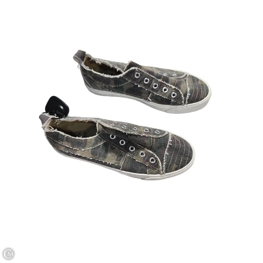 Shoes Flats By Corkys In Camouflage Print, Size: 7