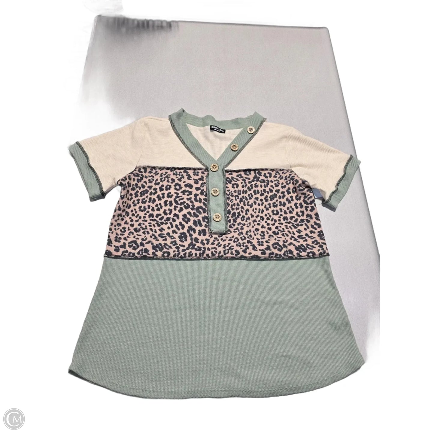 Top Short Sleeve By Heimish Usa In Animal Print, Size: S