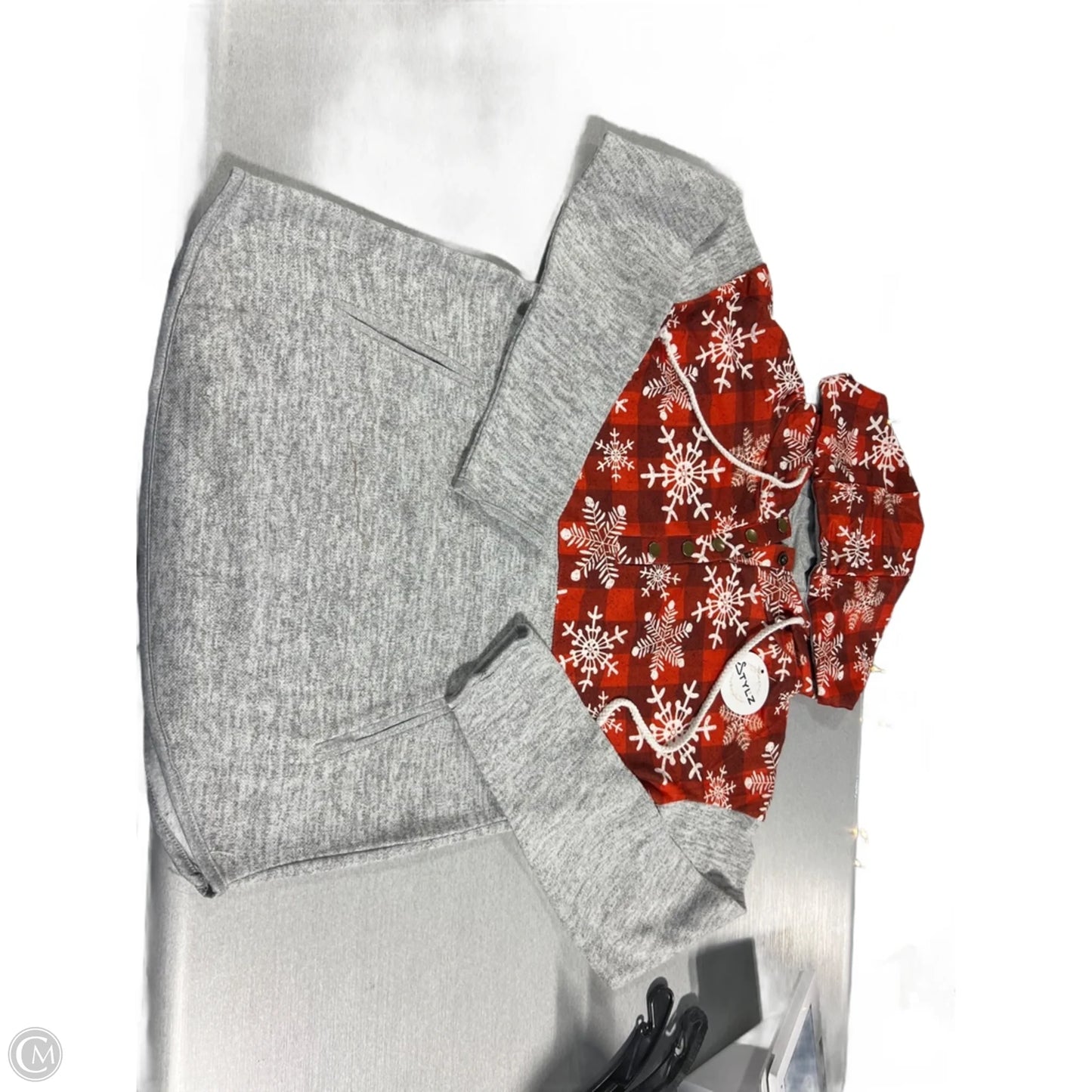 Top Long Sleeve By Cmc In Grey & Red, Size: S