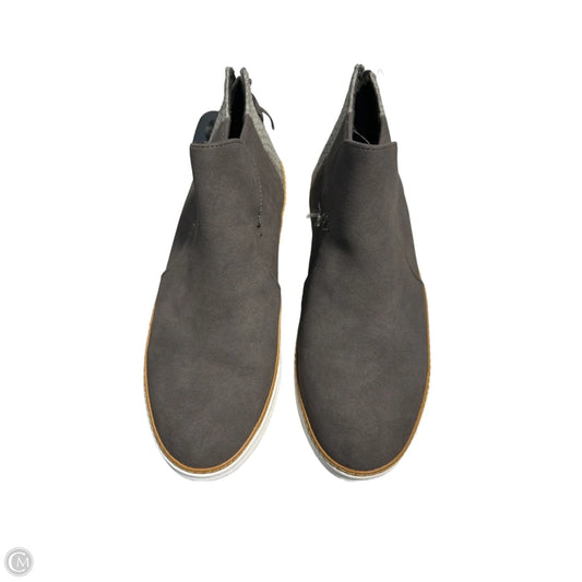 Boots Ankle Flats By Cmc In Grey, Size: 6.5