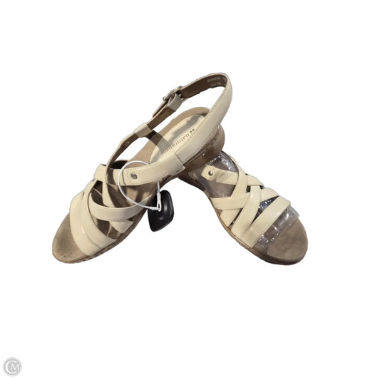 Sandals Flats By Naturalizer In Cream, Size: 7