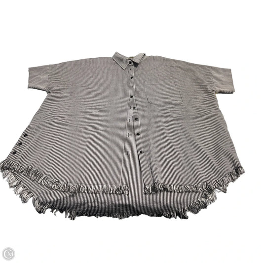 Top Short Sleeve By Umgee In Striped Pattern, Size: L