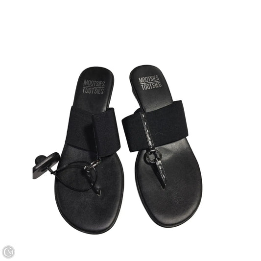 Sandals Flats By Mootsies Tootsies In Black, Size: 6.5