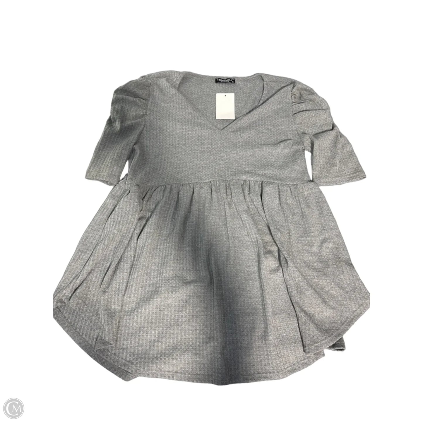 Top Short Sleeve By Heimish Usa In Grey, Size: M