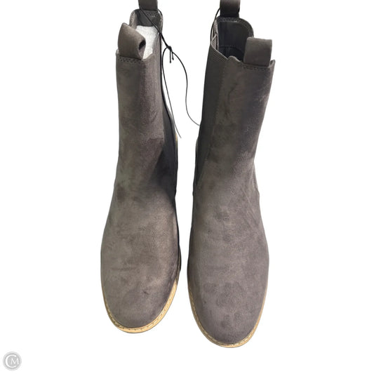 Boots Ankle Flats By Maurices In Grey, Size: 12