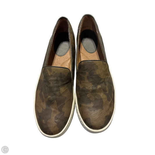 Shoes Flats By Sofft In Camouflage Print, Size: 9