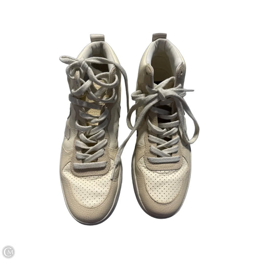 Shoes Sneakers By Veja In Cream, Size: 9