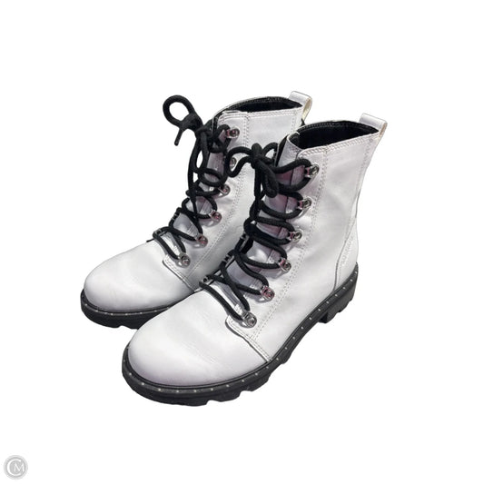 Boots Ankle Flats By Sorel In White, Size: 9.5