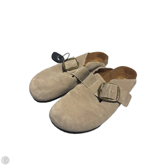 Shoes Flats By White Mountain In Tan, Size: 8
