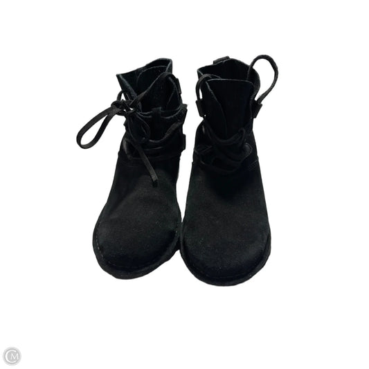 Boots Designer By Ugg In Black, Size: 7