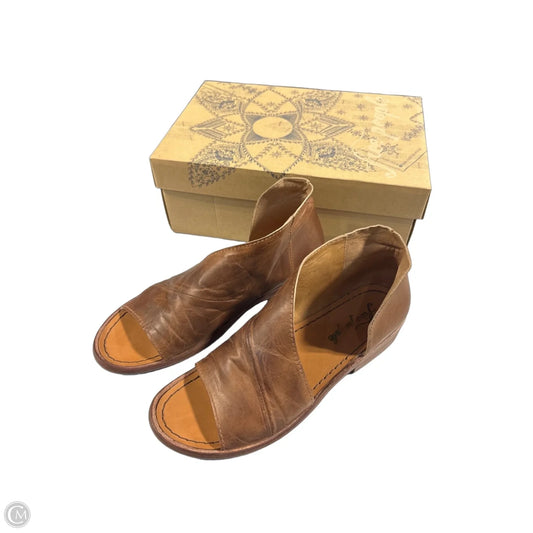 Sandals Flats By Free People In Brown, Size: 8.5