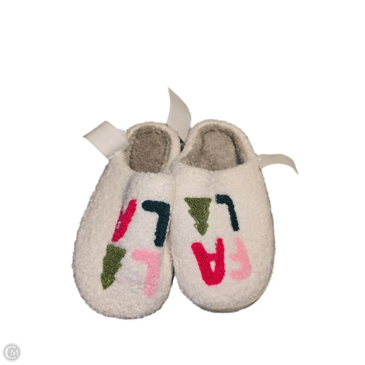 Slippers By Cma In White