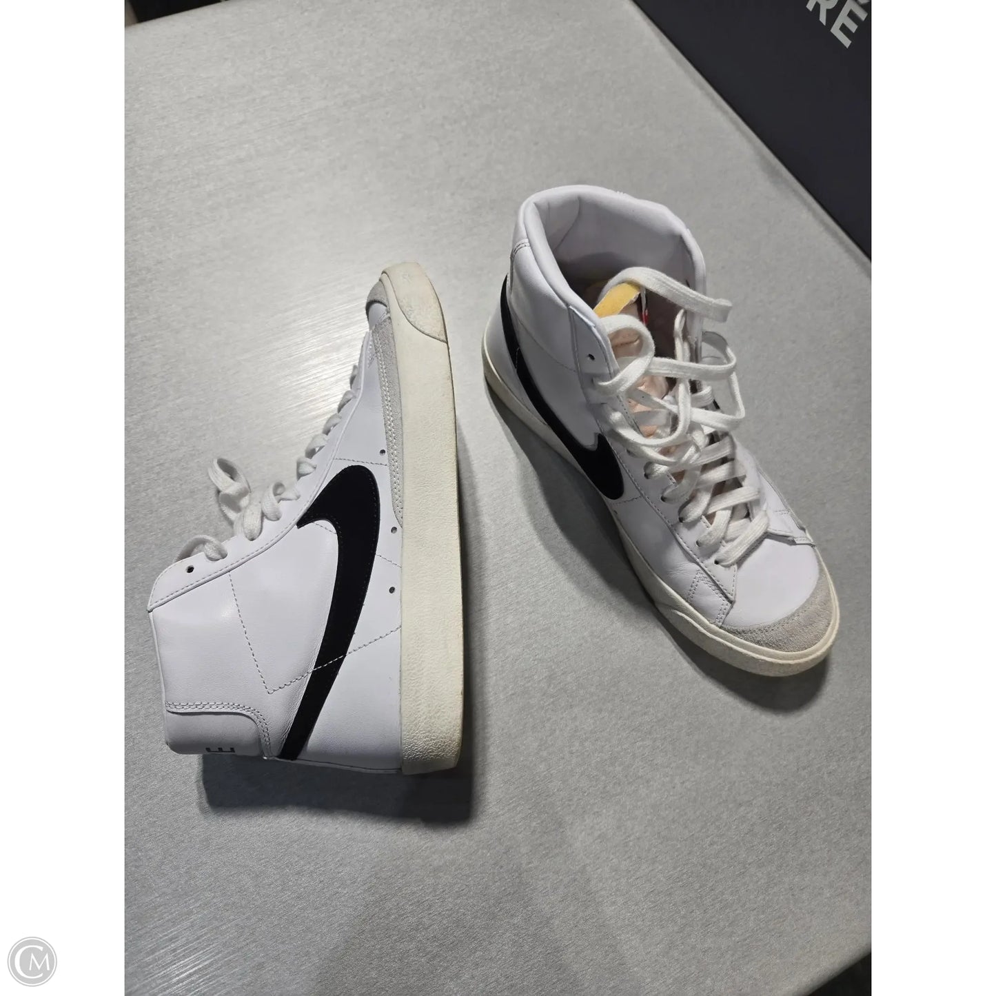 Shoes Flats By Nike In White, Size: 9