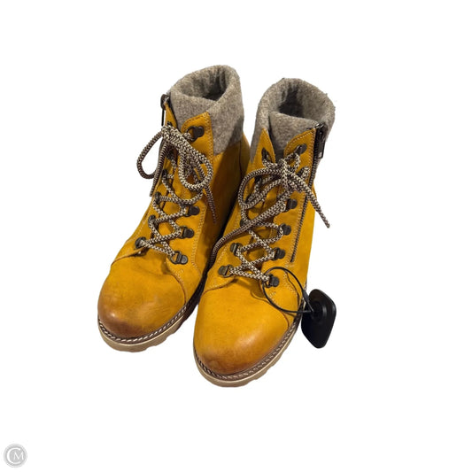 Boots Ankle Flats By Cme In Tan, Size: 9