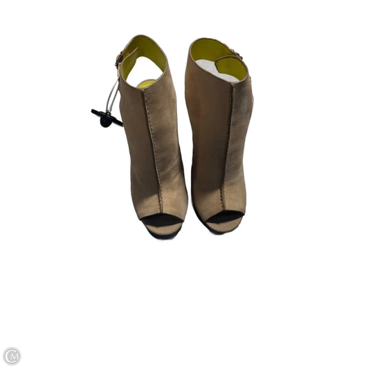 Shoes Designer By Coach In Beige, Size: 6