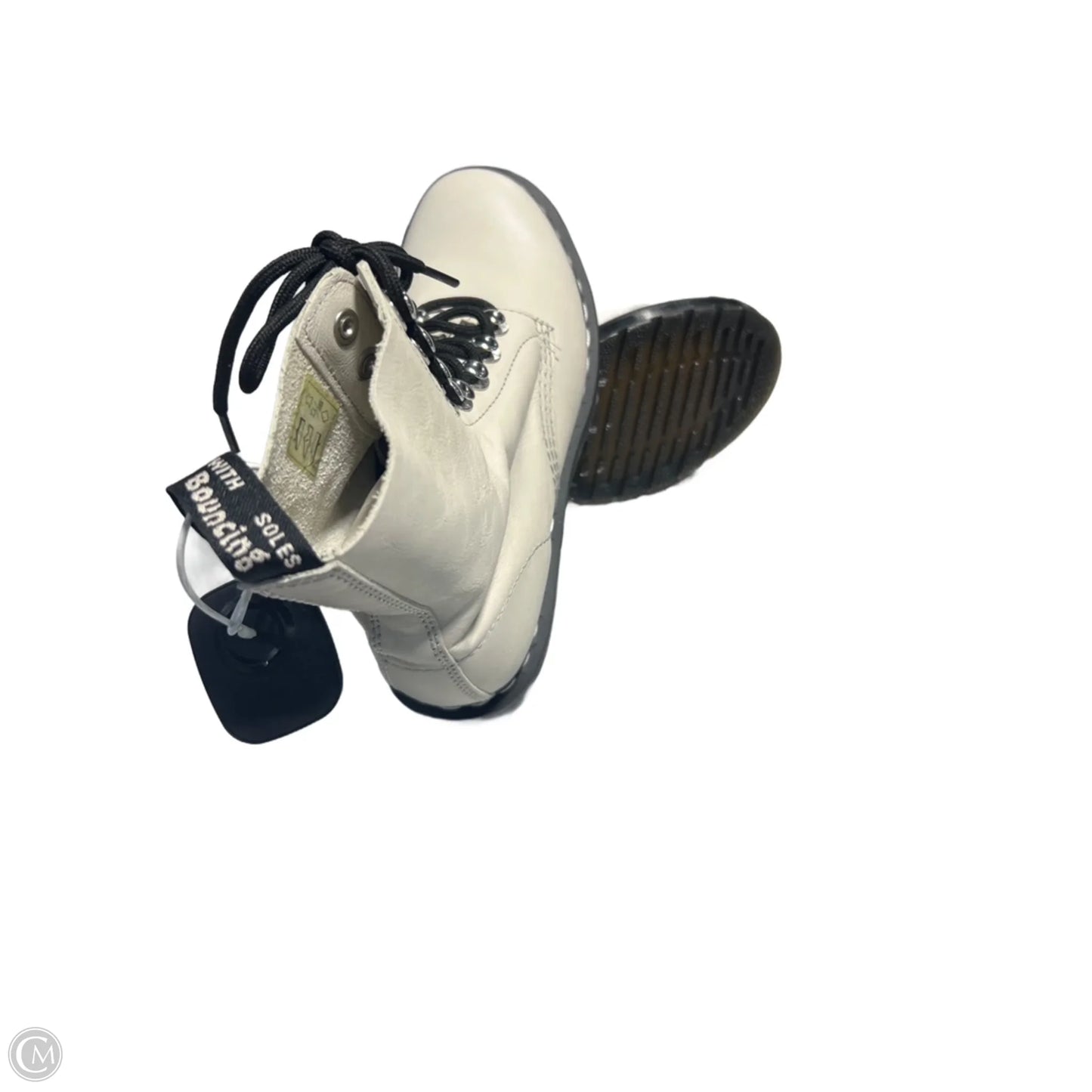 Boots Ankle Flats By Dr Martens In White, Size: 7