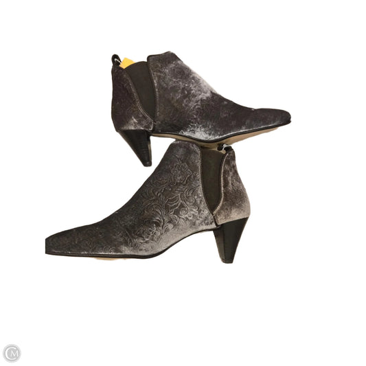 Boots Ankle Heels By Cmc In Brown, Size: 8