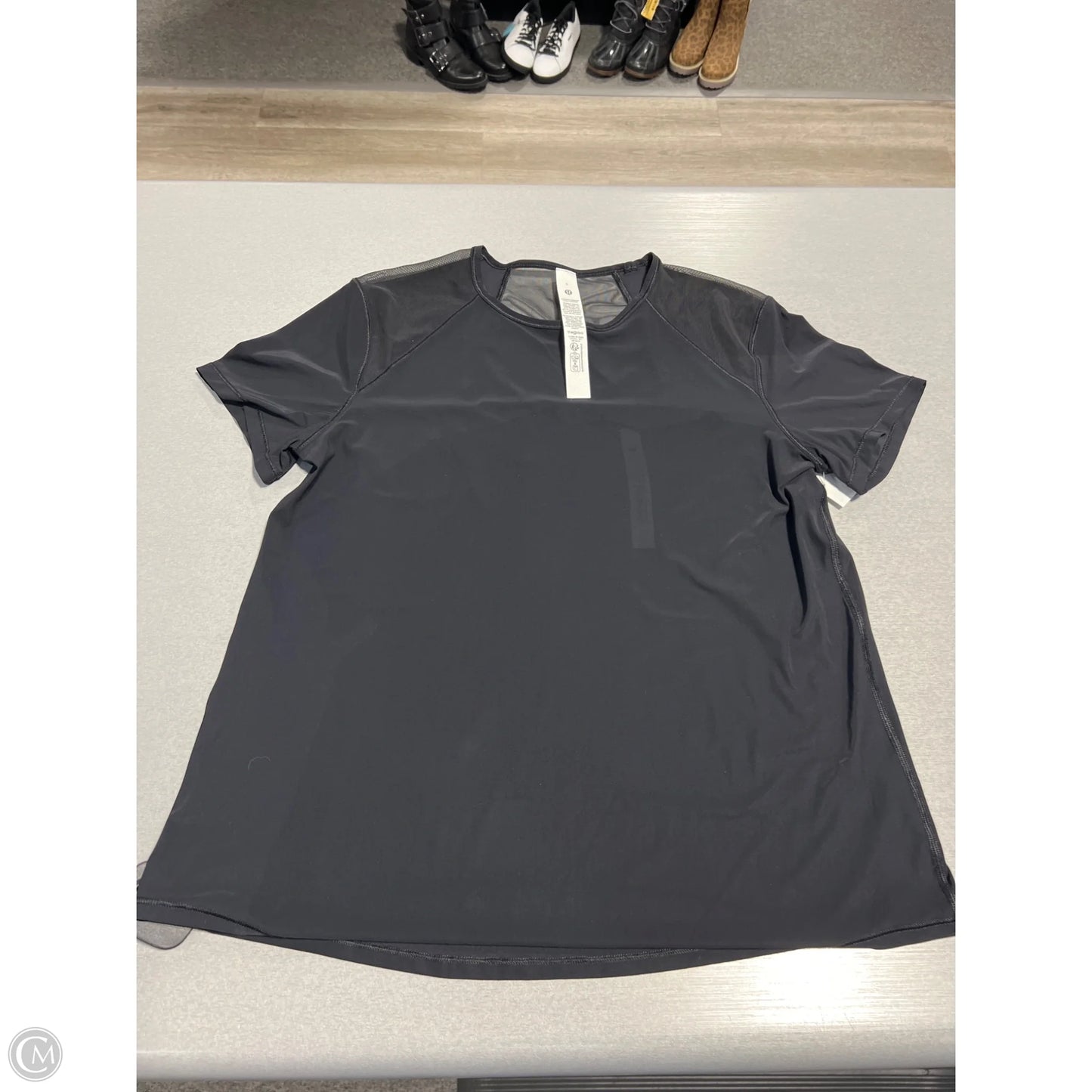 Athletic Top Short Sleeve By Lululemon In Black, Size: 6