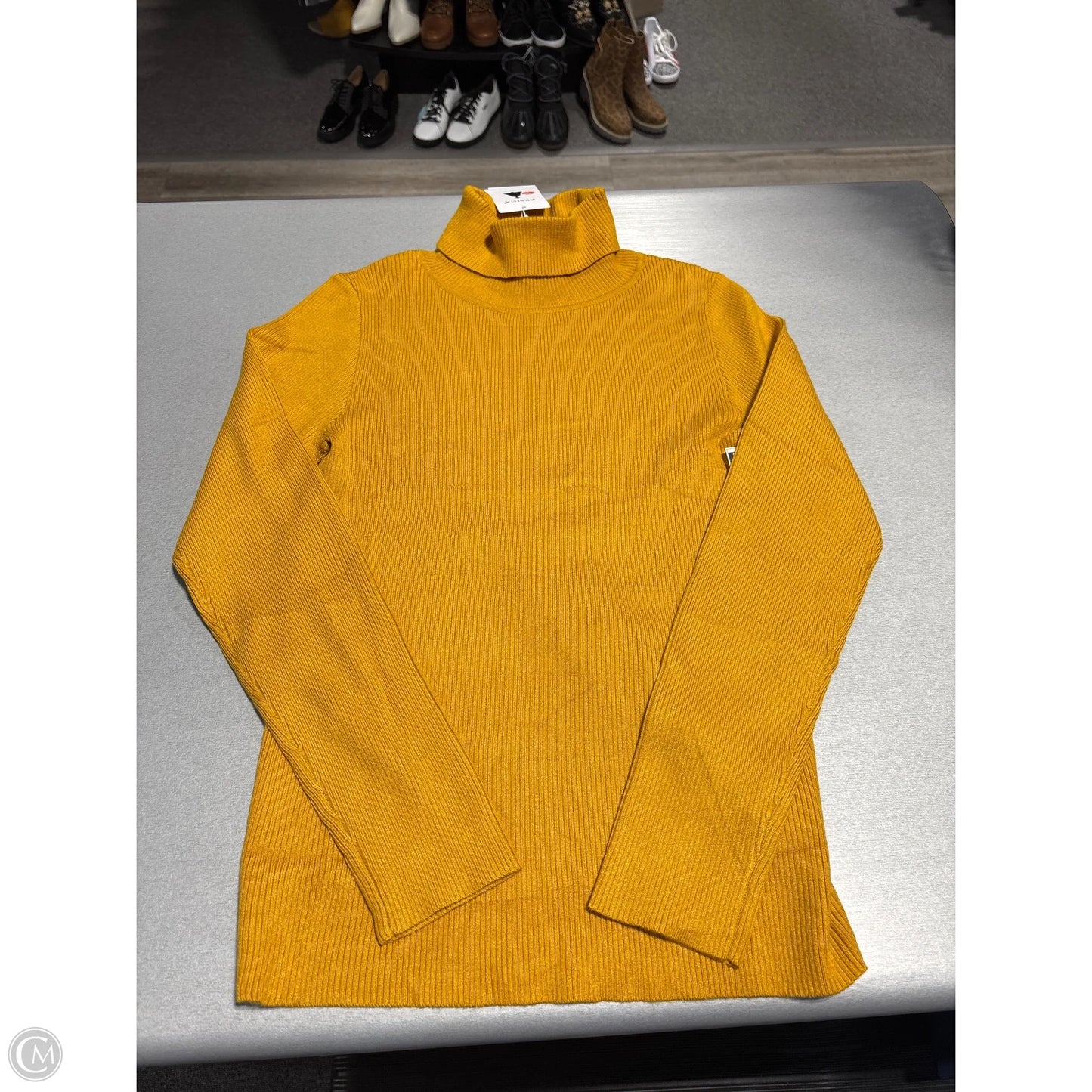 Top Long Sleeve By Zesica In Gold, Size: L