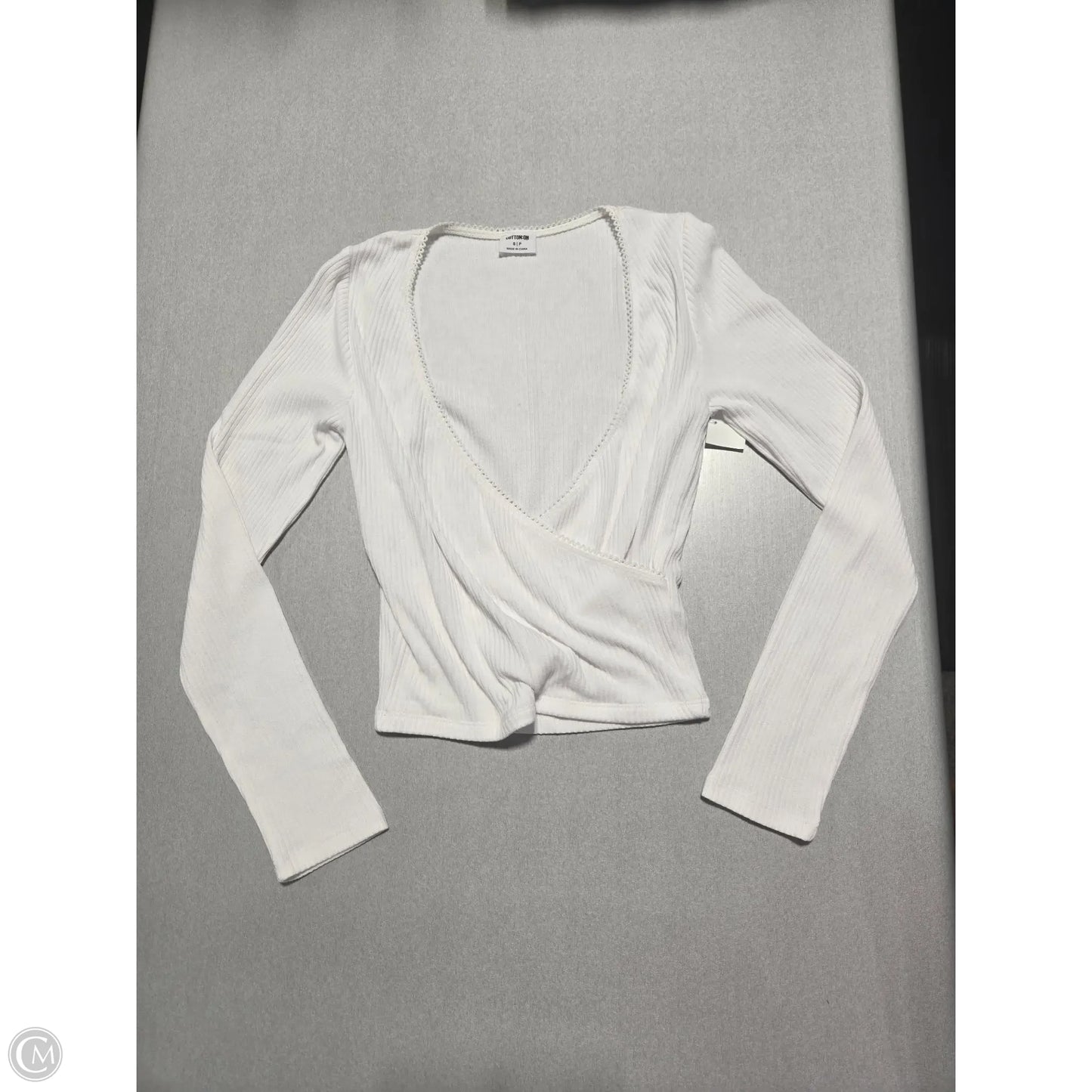 Top Long Sleeve By Cotton On In White, Size: S